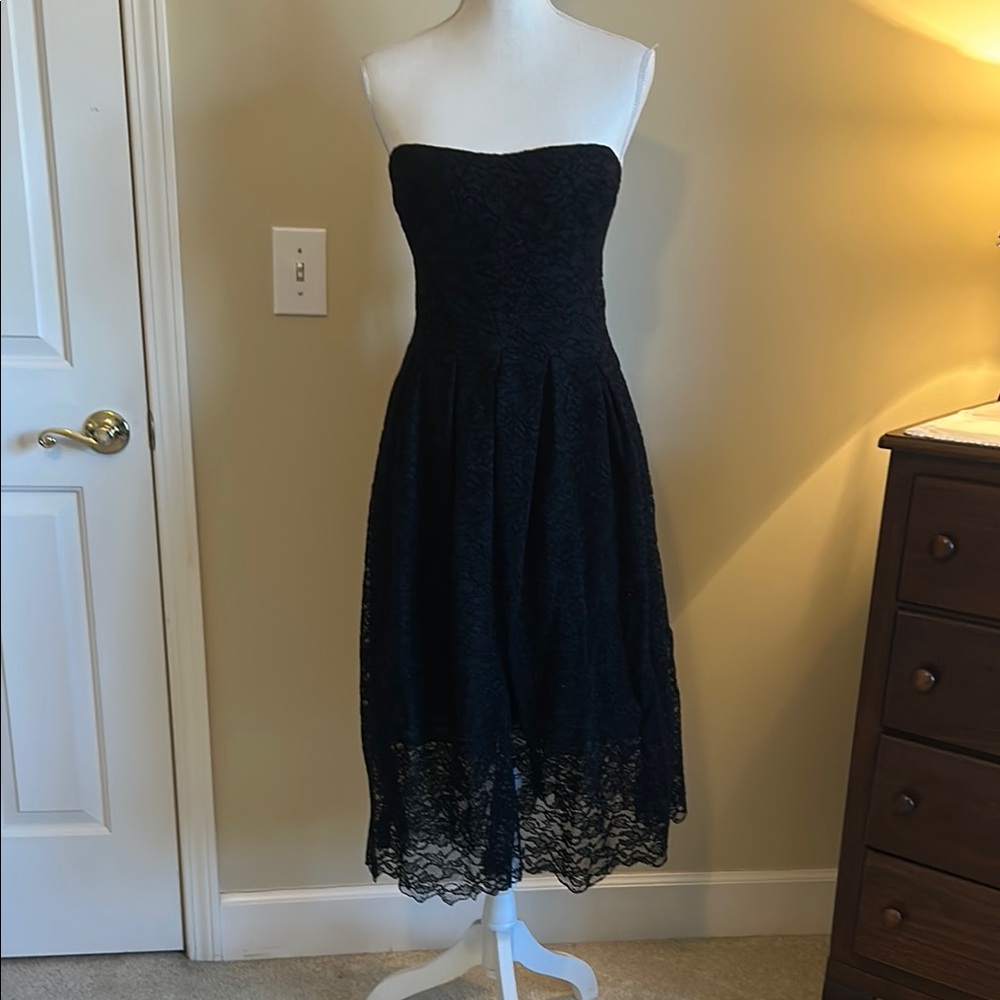 Elegant Black Lace Strapless Dress